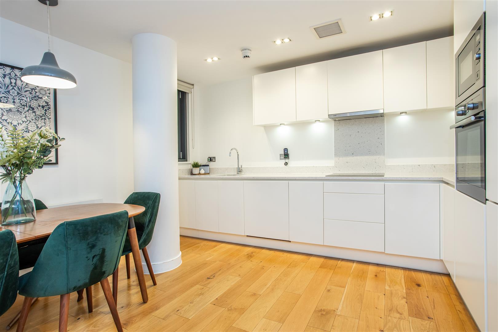 2 bed property in Cadmium Square, Bethnal Green